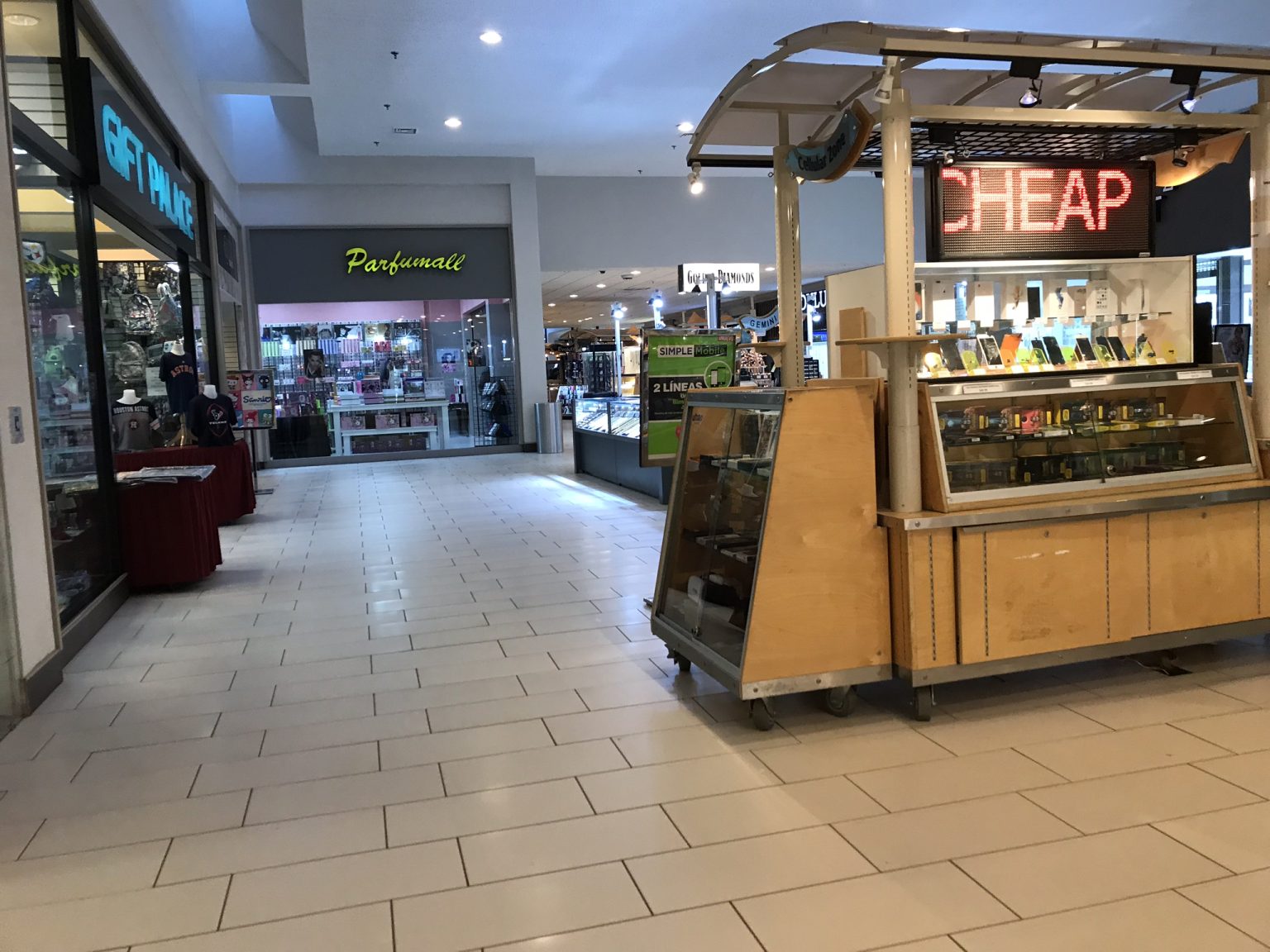 Visiting Almeda Mall for the first time – Houston Historic Retail