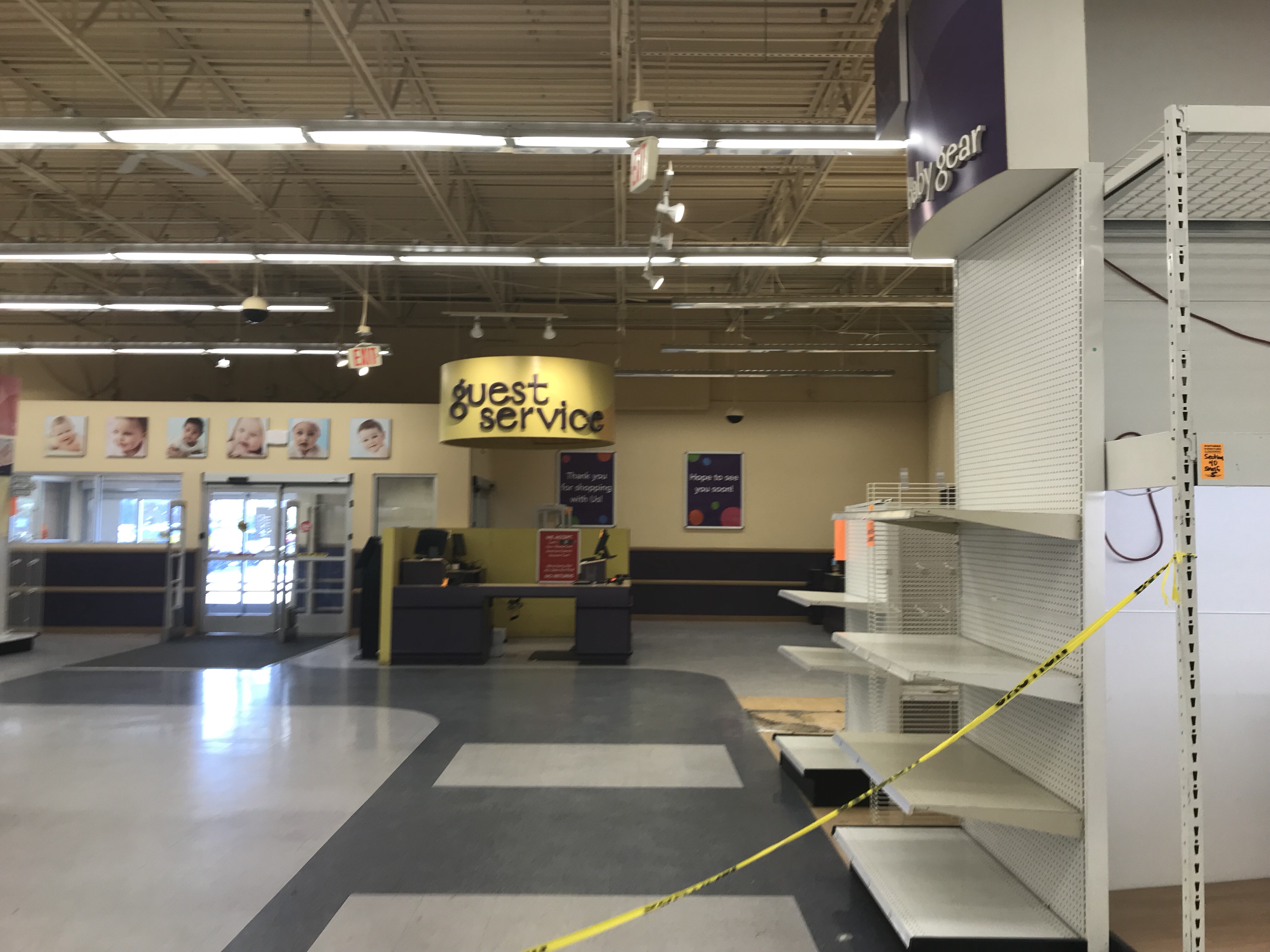 Who's living in Geoffry's House now? The Houston Galleria Toys 'R Us  Failure – Houston Historic Retail