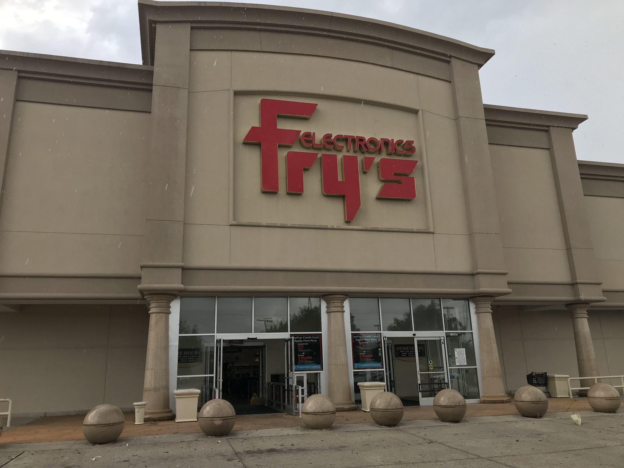 Fry’s Electronics – Houston Historic Retail