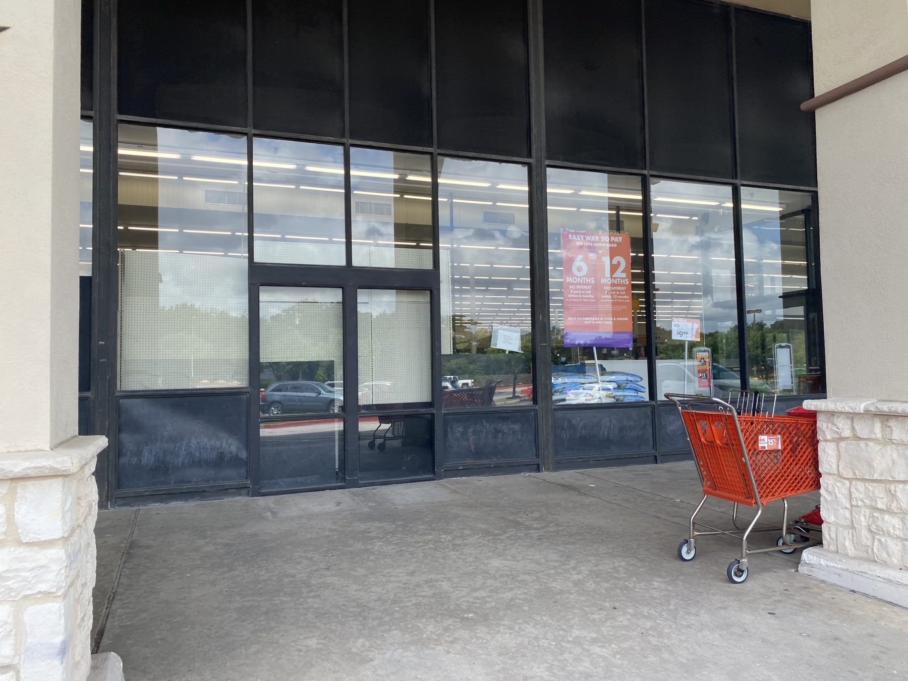 A former Safeway with a split personality – Houston Historic Retail