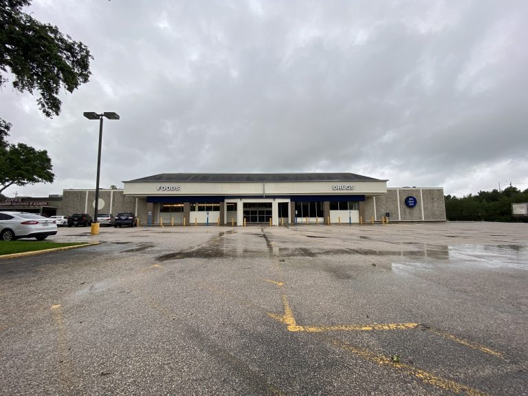 Lake Jackson just can’t keep a dang grocery store! – Houston Historic ...