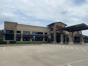 What's going on inside the vacant Luby's and Fuddruckers in Cinco Ranch