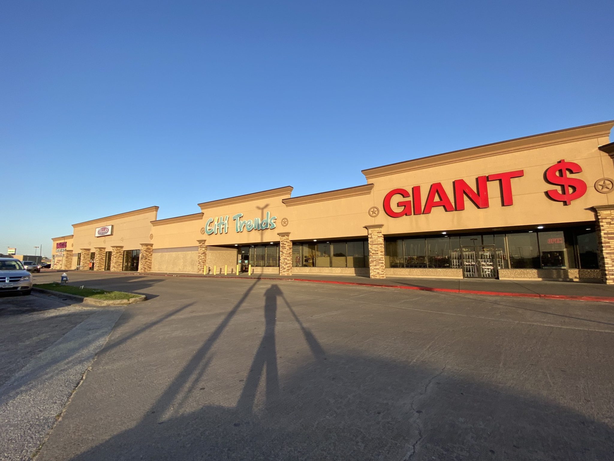 the-world-s-largest-dollar-store-was-once-located-in-a-former-houston