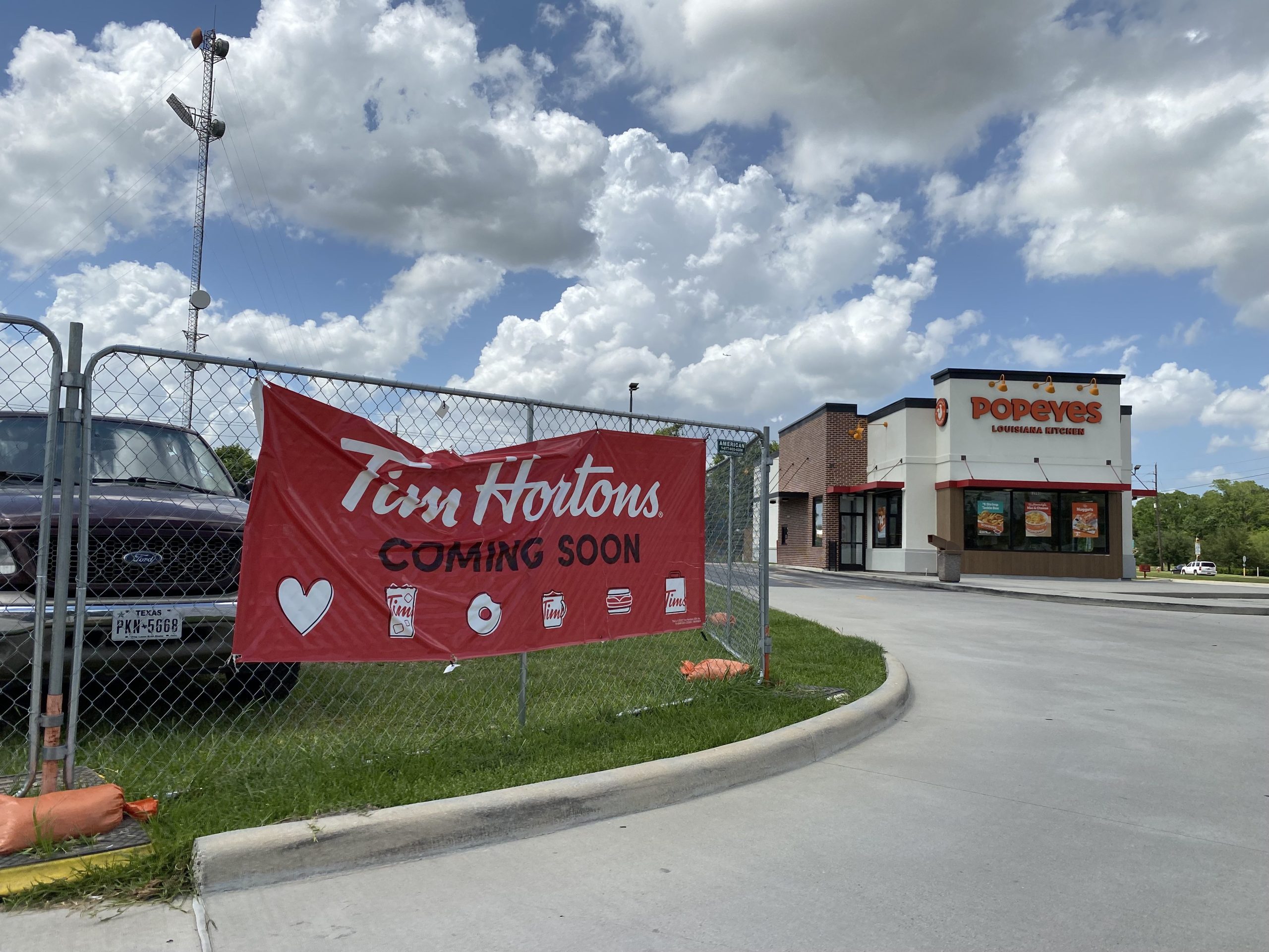 Tim Hortons - Public Area (Arrival)