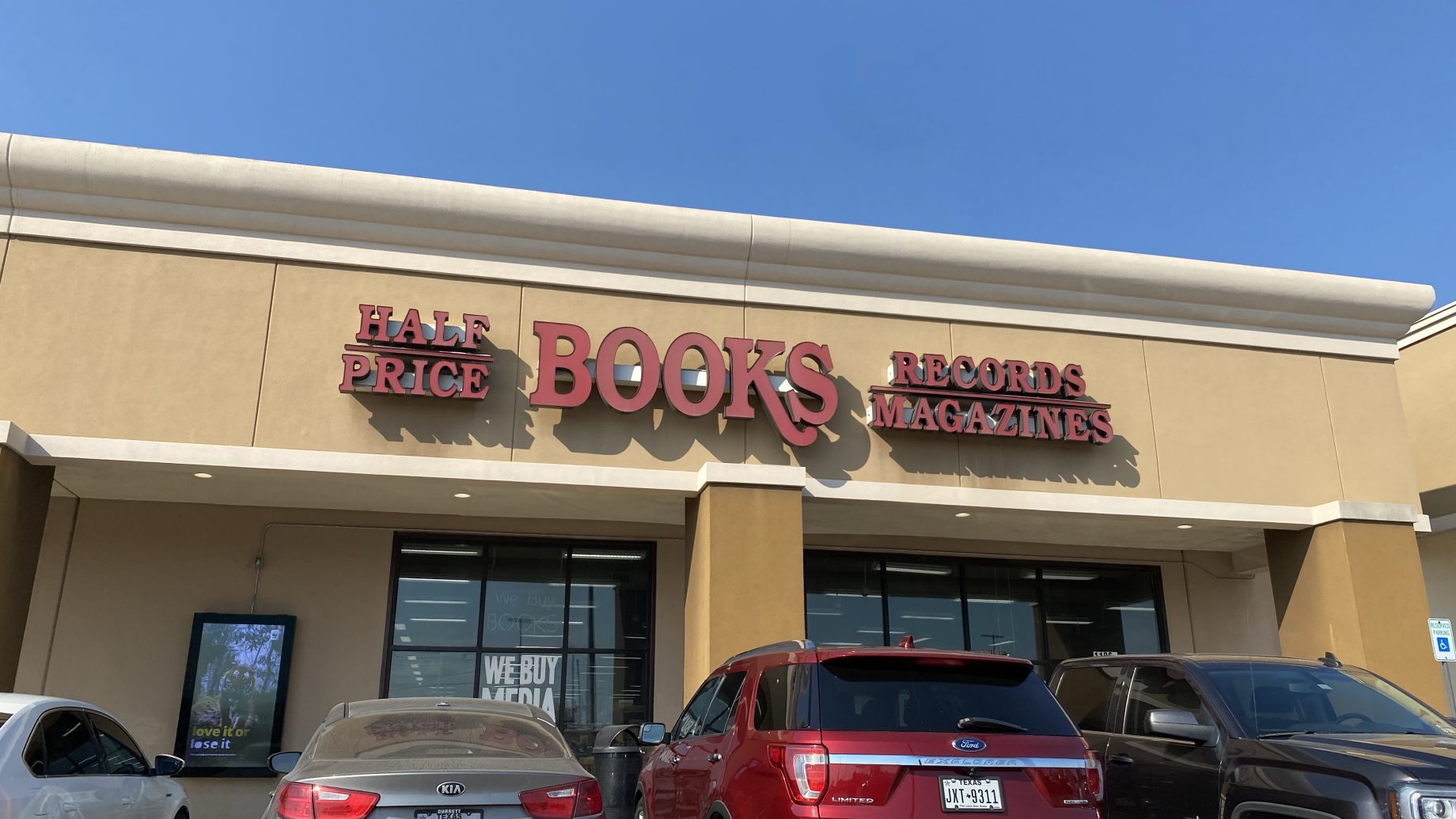 Half Price Books on X: We've moved! Our new Overland Park location is now  open. Stop by for a visit and enter to win a $500 HPB gift card!    /