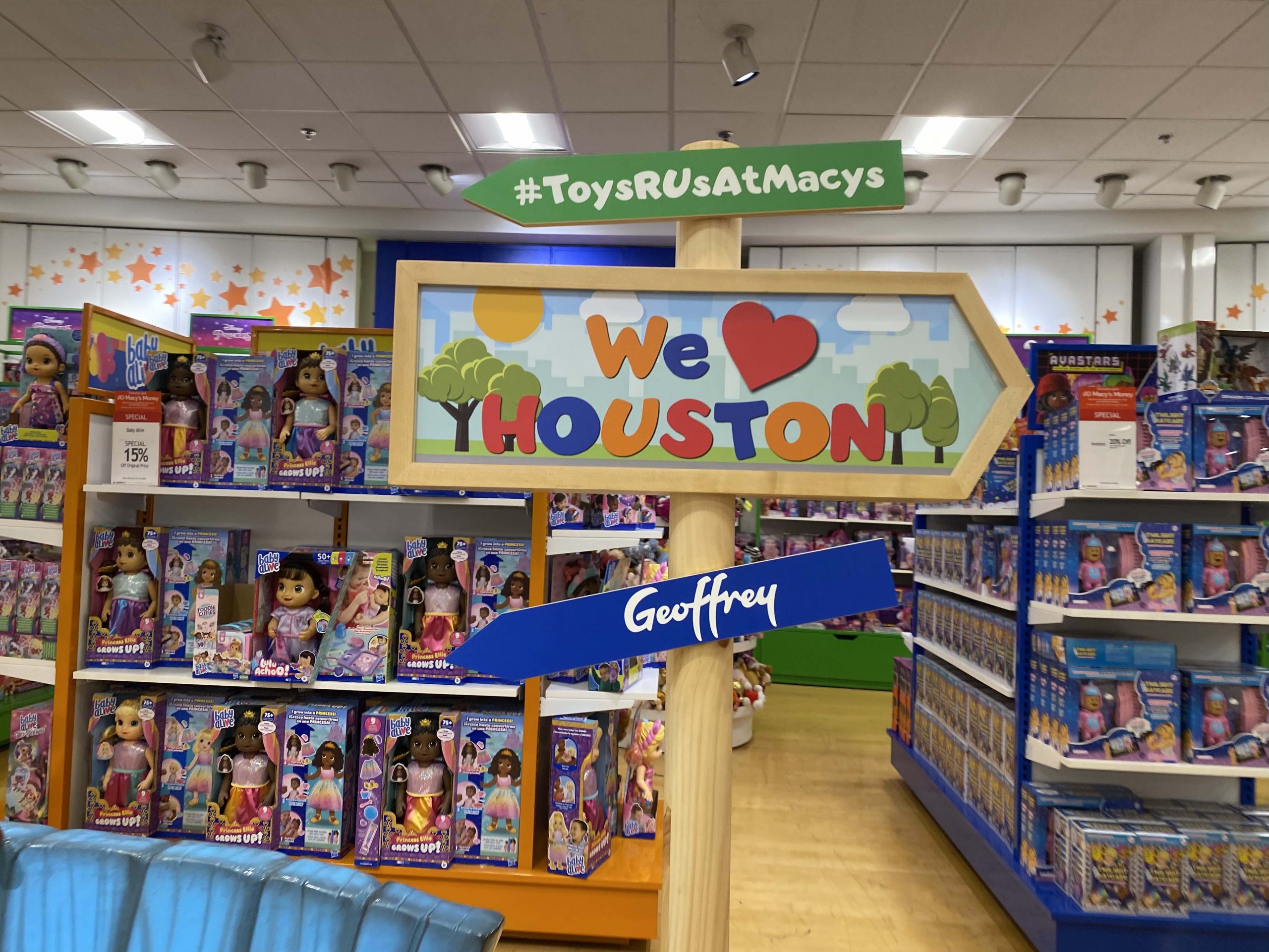 Who's living in Geoffry's House now? The Houston Galleria Toys 'R Us  Failure – Houston Historic Retail