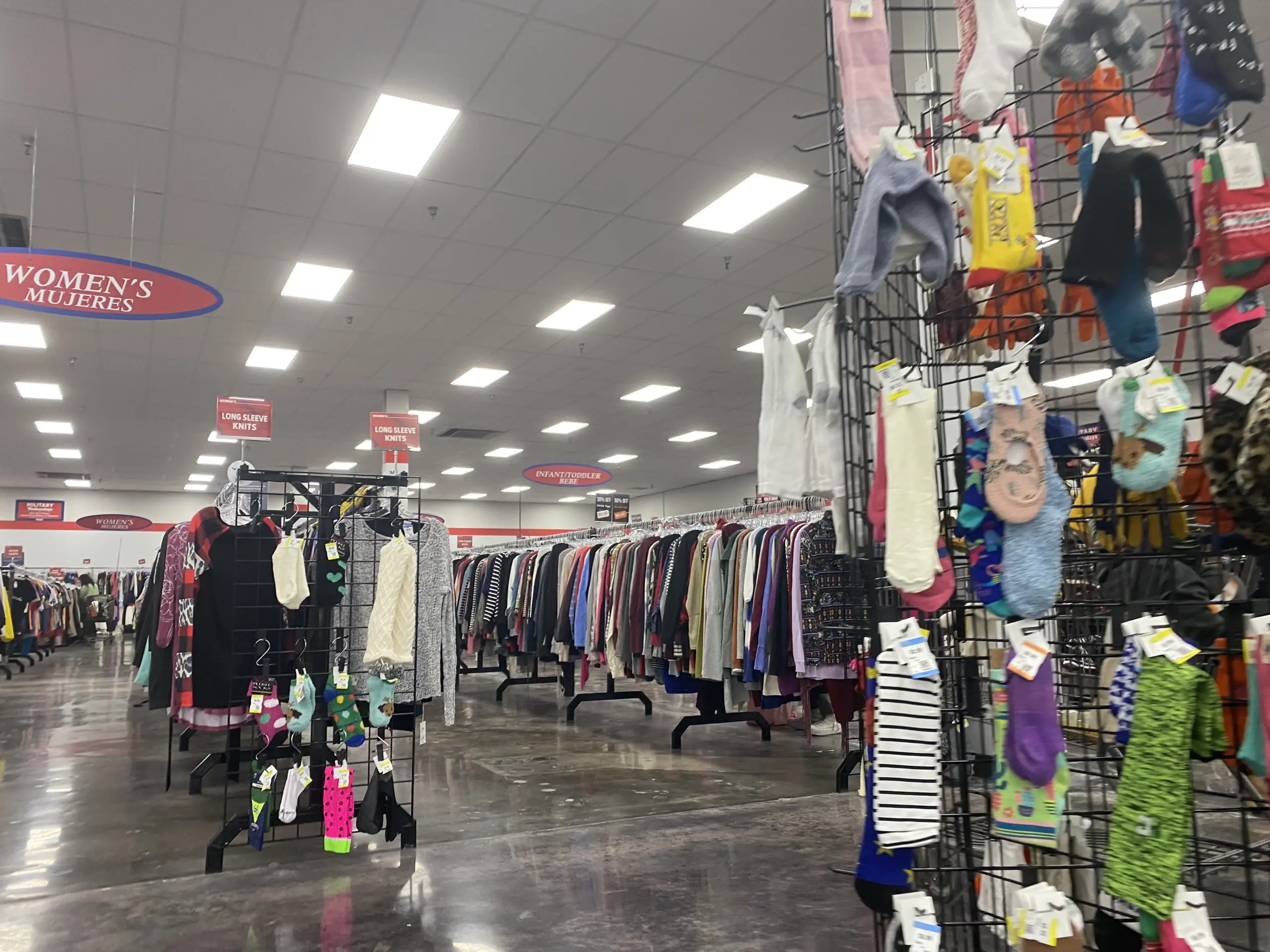 Retail News: Forever 21 closing for Uniqlo's first Houston